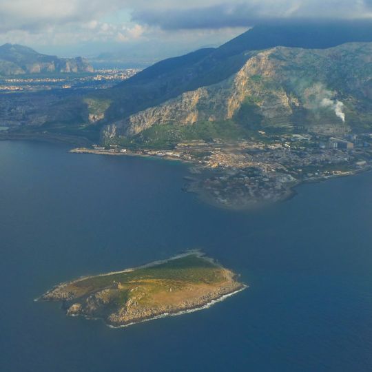 Femmine Island