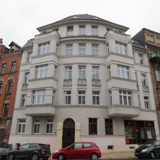 Mietshaus in geschlossener Bebauung Zieschestraße 5