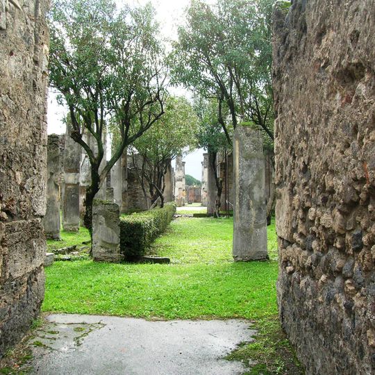 Casa dei Capitelli Colorati