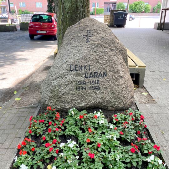 Kriegerdenkmal Sportplatzring