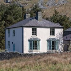 Y Plas, with associated garden and driveway walls