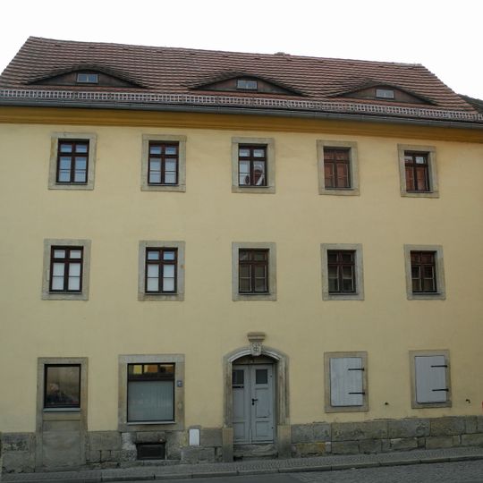 Wohnhaus in geschlossener Bebauung Antonstraße 18