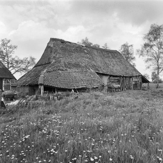Boerderij met achterbaander, schuur