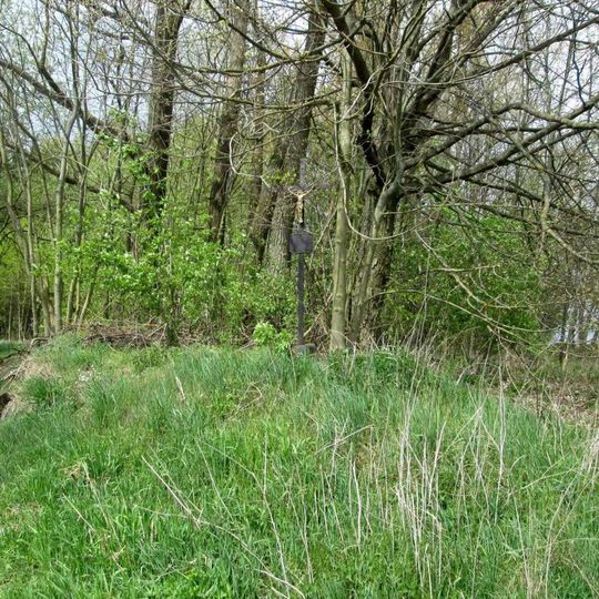 Kříž u Svatavy u zemědělského areálu