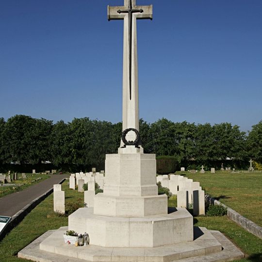 Chichester Cemetery Cross of Sacrifice