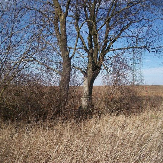 Kříž u polní cesty jižně od Střelic