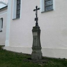 Kříž jižně od kostela u Nalžovských Hor