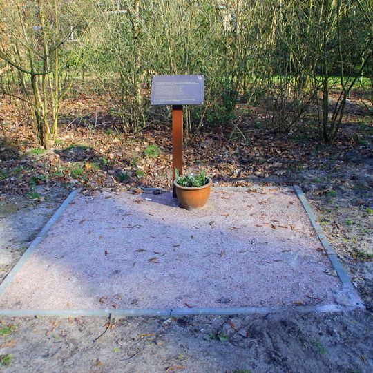 Monument aan de Julianalaan