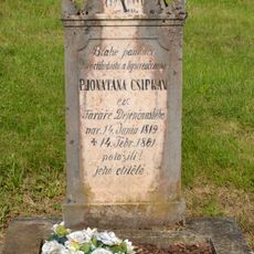 Evanjelický kostol s areálom, hrob s náhrobkom