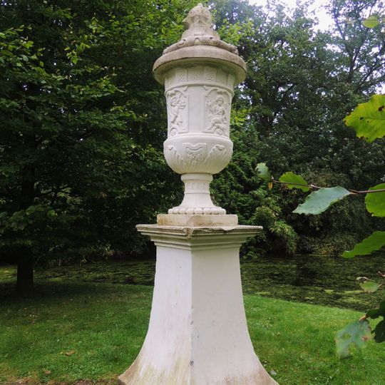 Vijversburg, tuinbeeld in rode klei