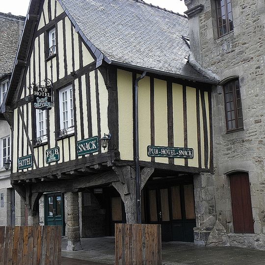 Maison, 21 place Saint-Sauveur