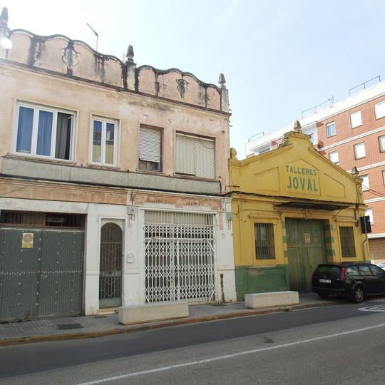 Warehouse and house at Corbera Road, Sueca