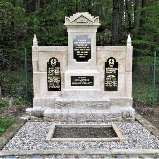 Pomník padlým v 1. světové válce ve Velenicích