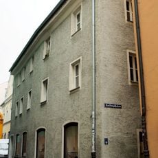 Wohn- und Geschäftshaus