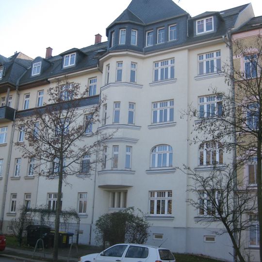 Mietshaus in geschlossener Bebauung mit Vorgarten Heinrich-Schütz-Straße 120