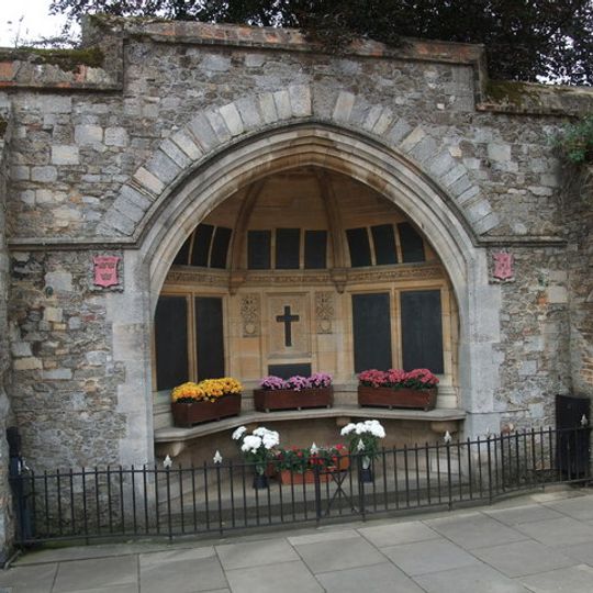 Wall To The Garden Of The The Almonry And Painted Chamber
