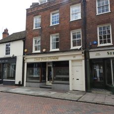 No 82 With No 82a To Rear No 82 With Philip Lodge To Rear