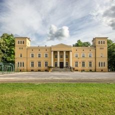 Palace in Mroczeń