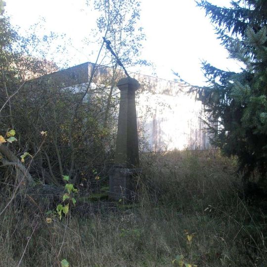 Kříž západně od Kasejovic u lesa