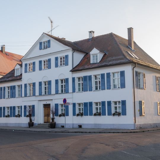 Wohn- und Geschäftshaus