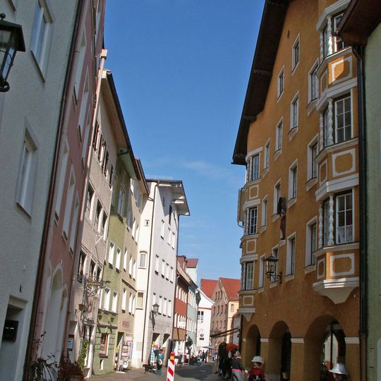 Wohn- und Geschäftshaus