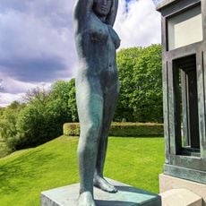 Statue