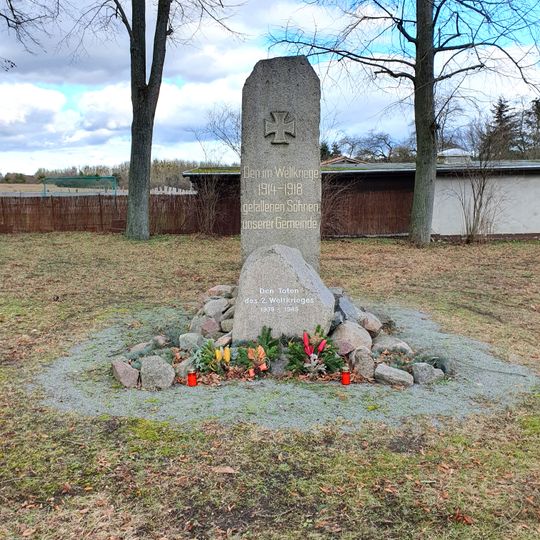 Gefallenendenkmal Britz