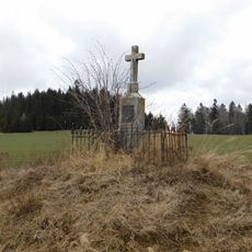 Kříž v poli západně od Chrástova