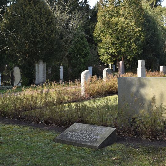 Gravestone for Agnes Hundoegger