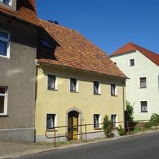 Wohnhaus in Ecklage und in halboffener Bebauung Ernst-Thälmann-Straße 5