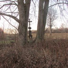 Kříž západně od Radětínského rybníka u cesty do Radětína