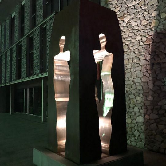 Monument als homes i dones d'Andorra que van votar la Constitució