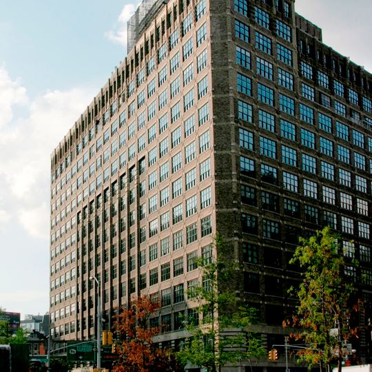 Holland Plaza Building