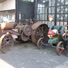 Prywatne Muzeum Motoryzacji i Techniki w Otrębusach
