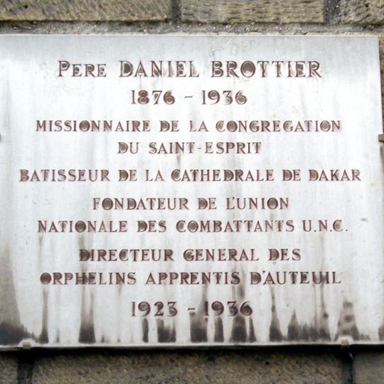 Memorial, commemorative plaque
