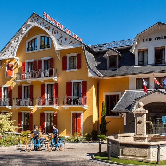 Les Trésoms Lake and Spa Resort