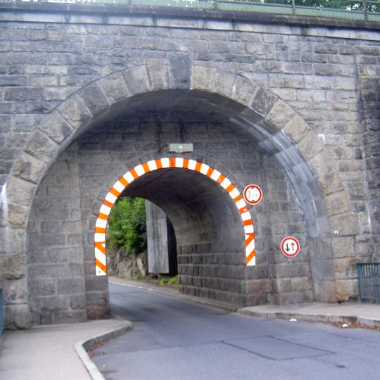 Eisenbahndamm der Bahnlinie Weiden-Eger