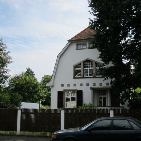 Haus Ernst-Ludwig-Allee 15