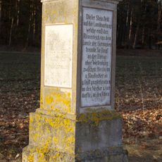 Gedenkstein auf den Obergermanisch-Raetischer Limes-Verlauf hinweisend