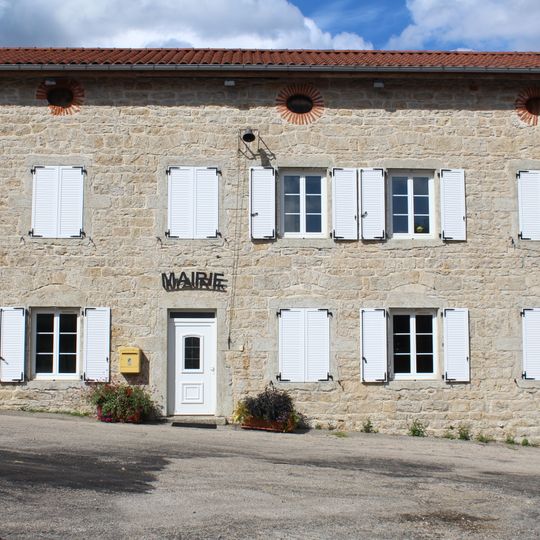 Town hall of Nivollet-Montgriffon