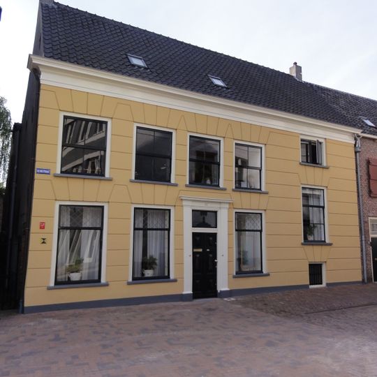 Kerkstraat 32, Tiel