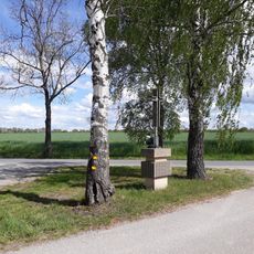 Kříž na křižovatce západně od Lomnice nad Lužnicí