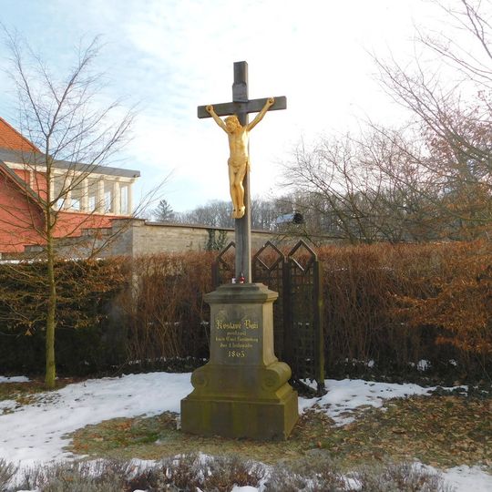 Kříž v Berounské ulici v Lánech