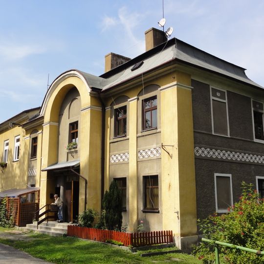 Dawna szkoła i plebania, ob. dom mieszkalny w Jaworzu