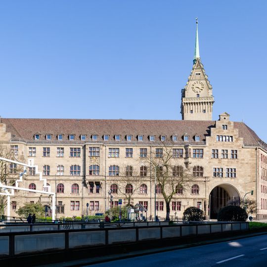 Rathaus am Burgplatz