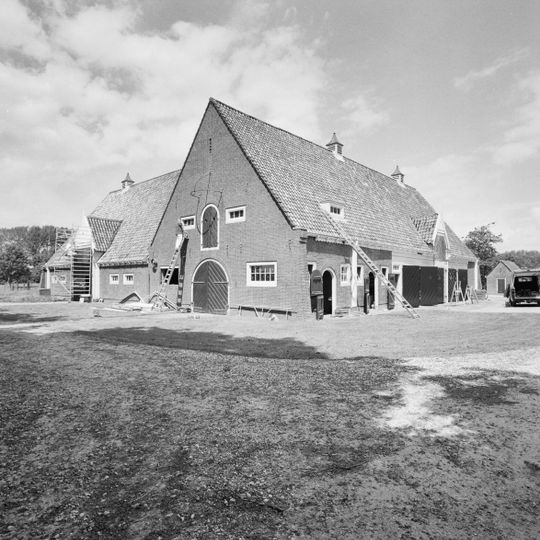 Schuur op L-vormige plattegrond