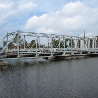 Magnolia Garden Bridge