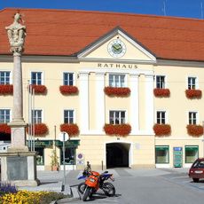 Rathaus (ehem. Burg/neue Burg) und Befestigungsturm