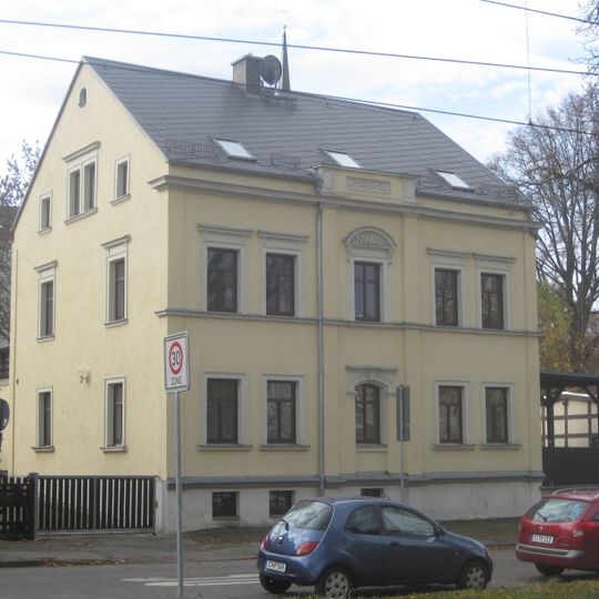 Frei stehendes Wohnhaus Adelsbergstraße 94