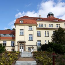 Building B3 (so-called Lohse-Wächter-Haus): Clinic building in the style of reform architecture (individual monument to ID no. 09284584) Hufelandstraße 15